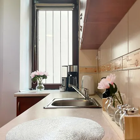 Smart For 3 Guests 8 Min To Main Square Daire *